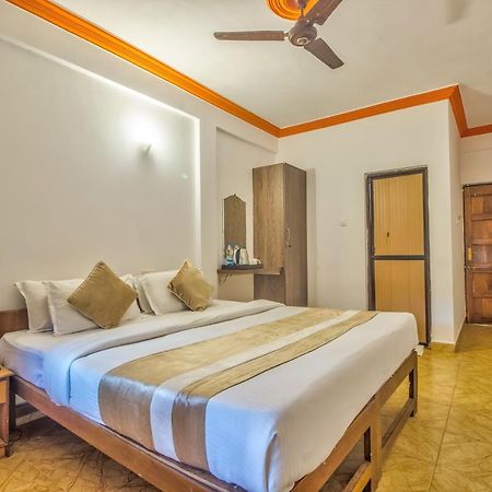 The Village Beach Resort Baga Buitenkant foto