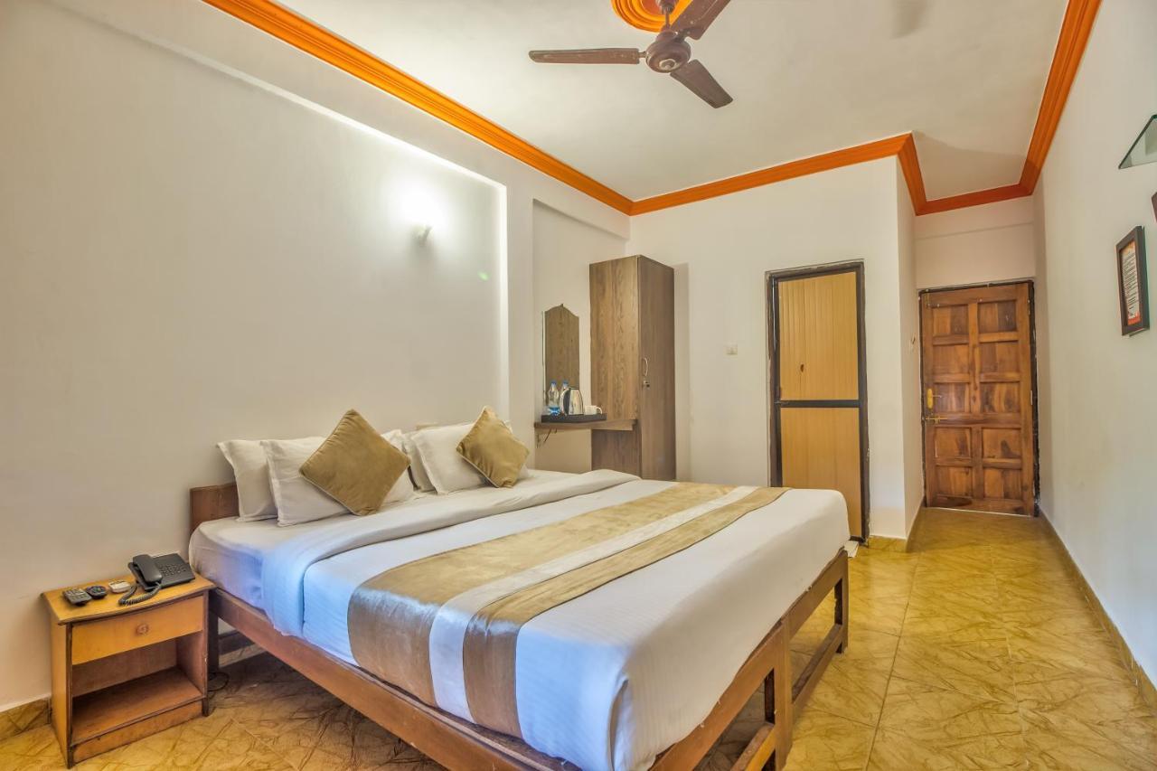 The Village Beach Resort Baga Buitenkant foto
