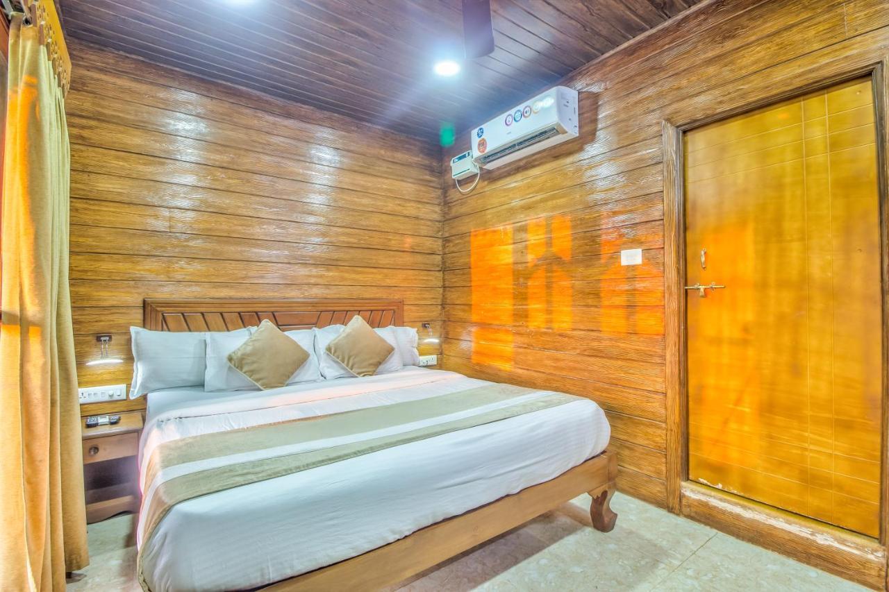 The Village Beach Resort Baga Buitenkant foto